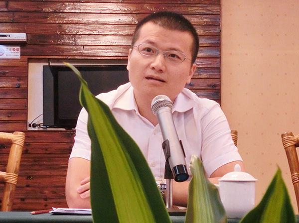 1479879133484715 杨柳飞总经理在听取完各人的汇报后颁发讲话